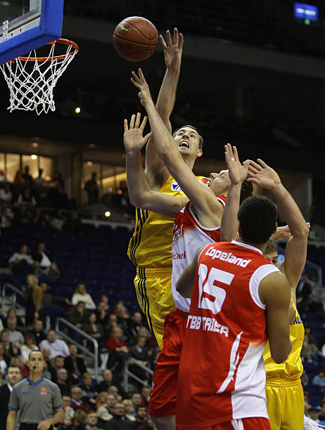 而这背后 而这背后